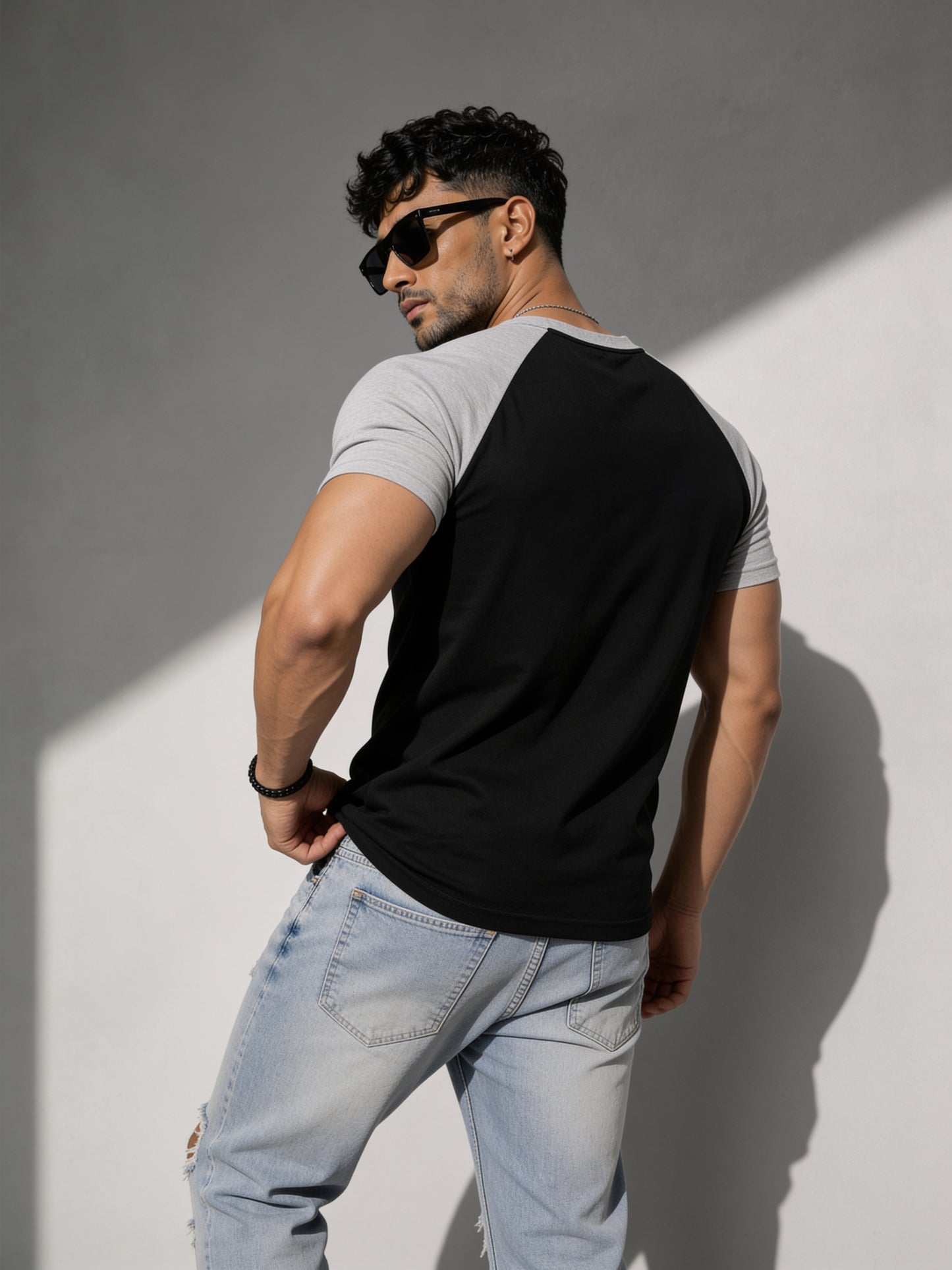 Black Grey - Club Pumping Iron - Raglan T-Shirt