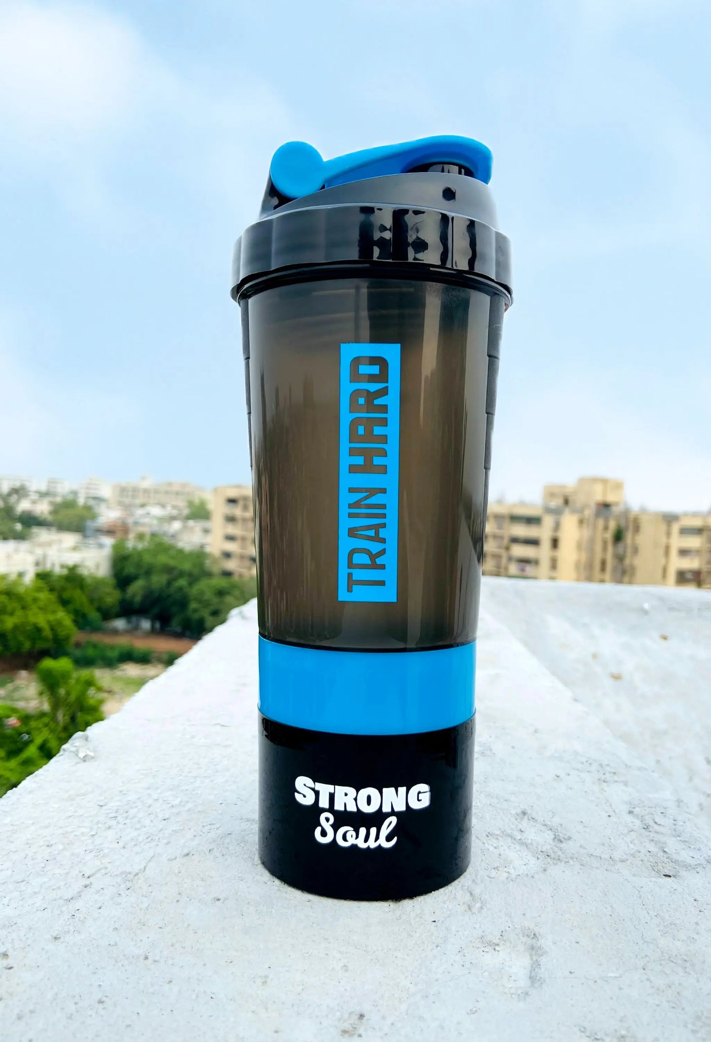 Shaker Train Hard - Protein Pro 700ML - Blue - Strong Soul