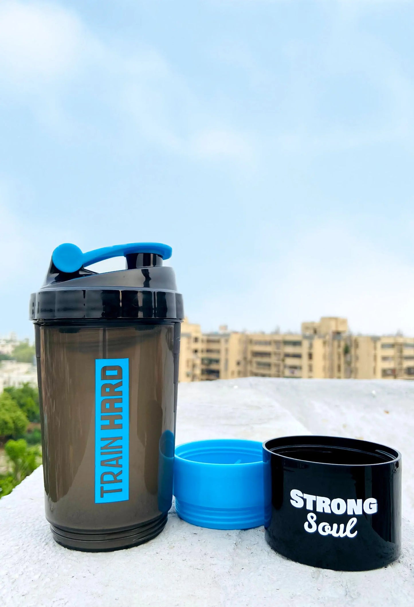 Shaker Train Hard - Protein Pro 700ML - Blue - Strong Soul