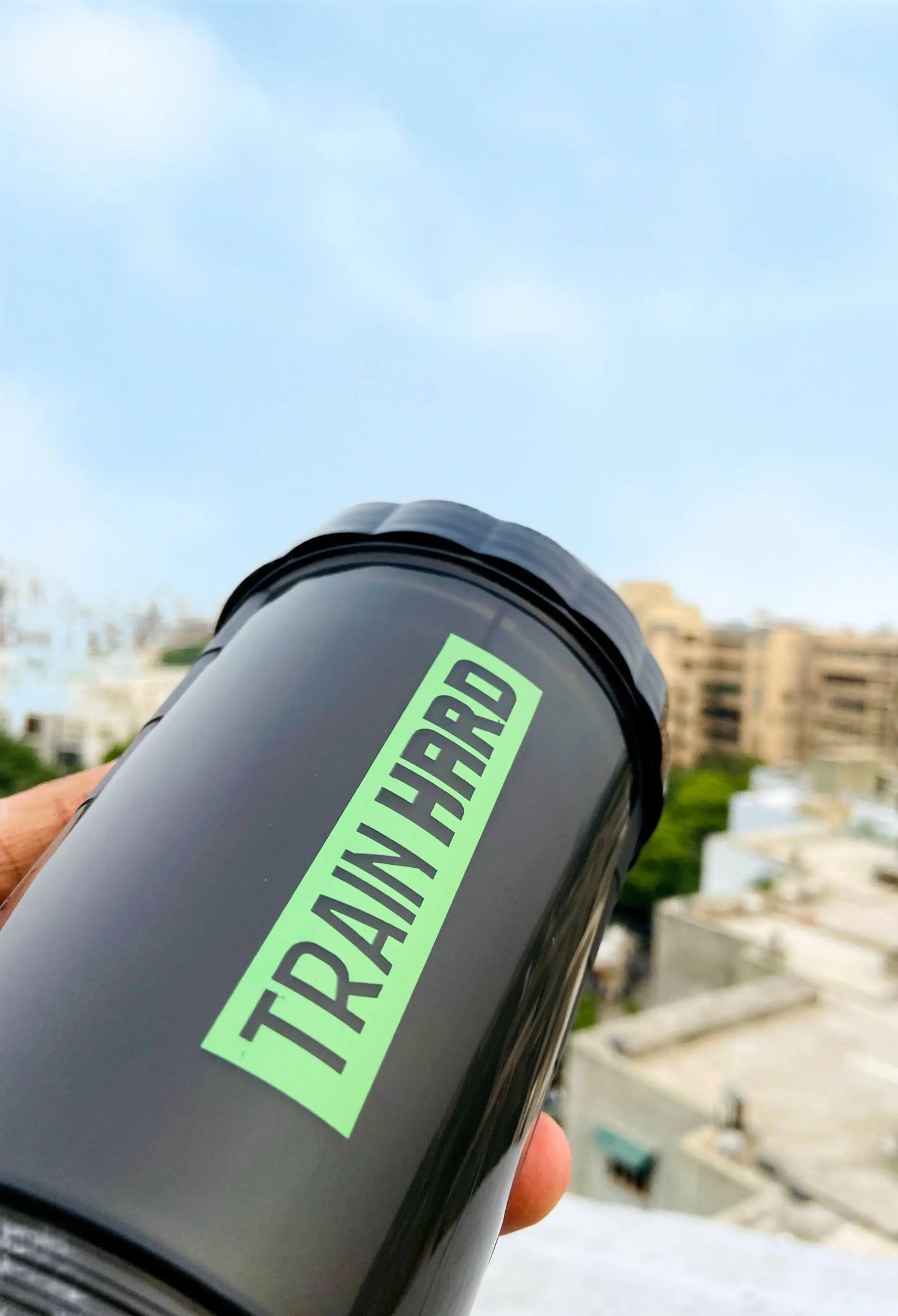 Shaker - Train Hard - Protein Pro 700ML - Green - Strong Soul
