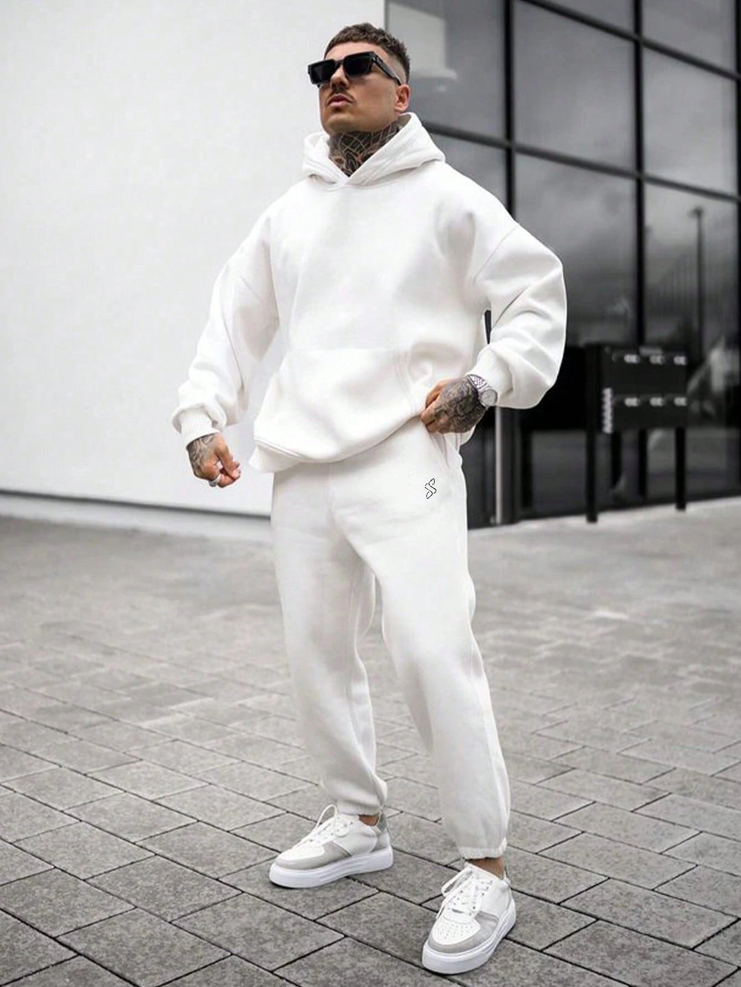 White Hoodie And Sweatpants Co-ord Set1