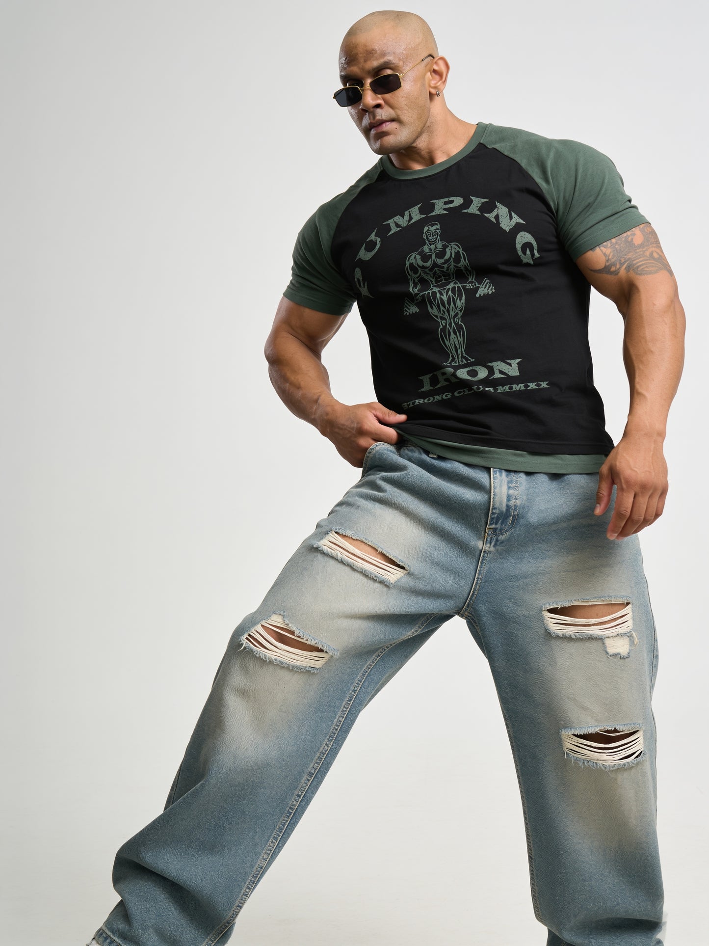 Black Green - Pumping Iron - Raglan T-Shirt