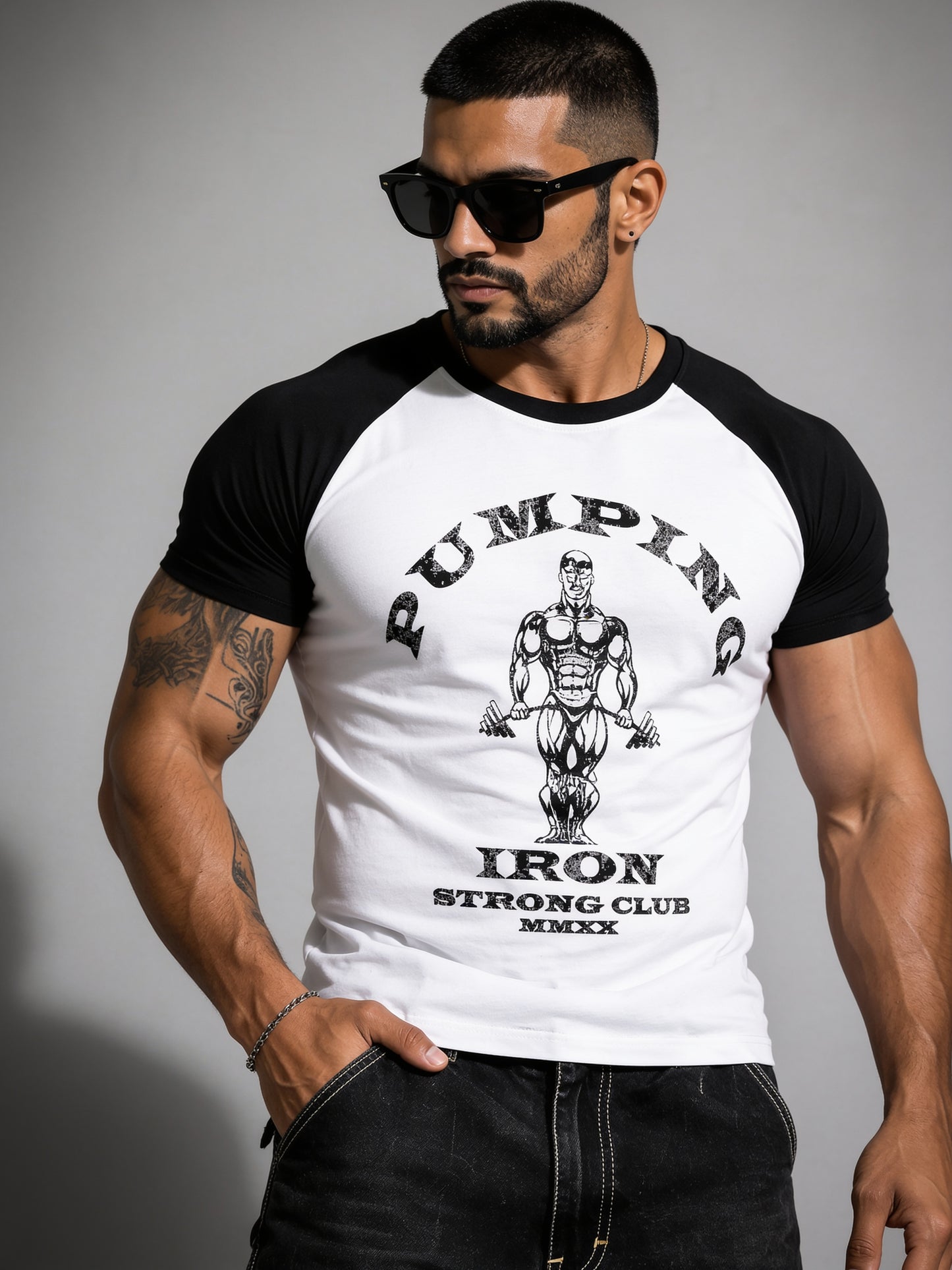 White Black - Pumping Iron - Raglan T-Shirt