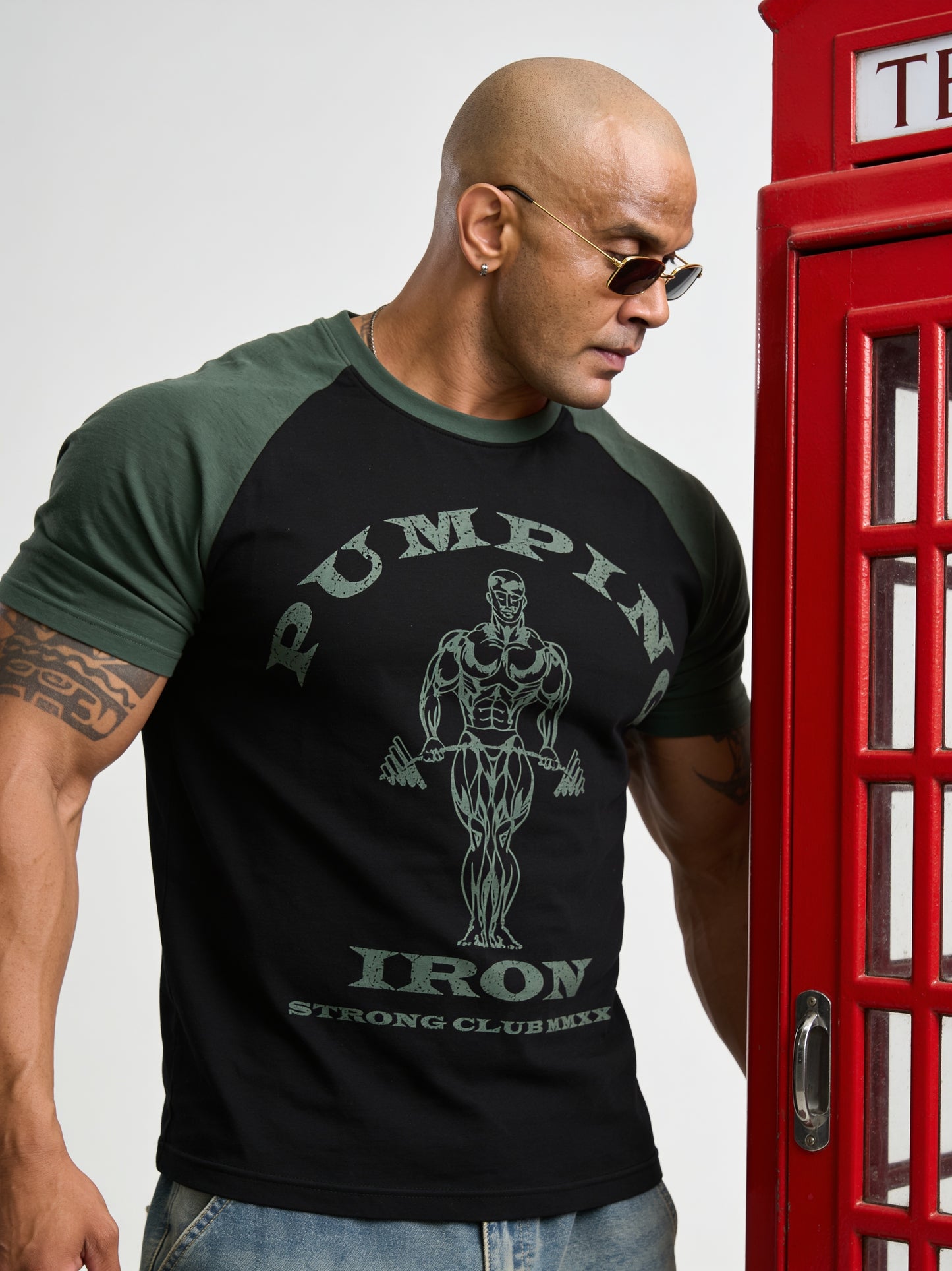 Black Green - Pumping Iron - Raglan T-Shirt
