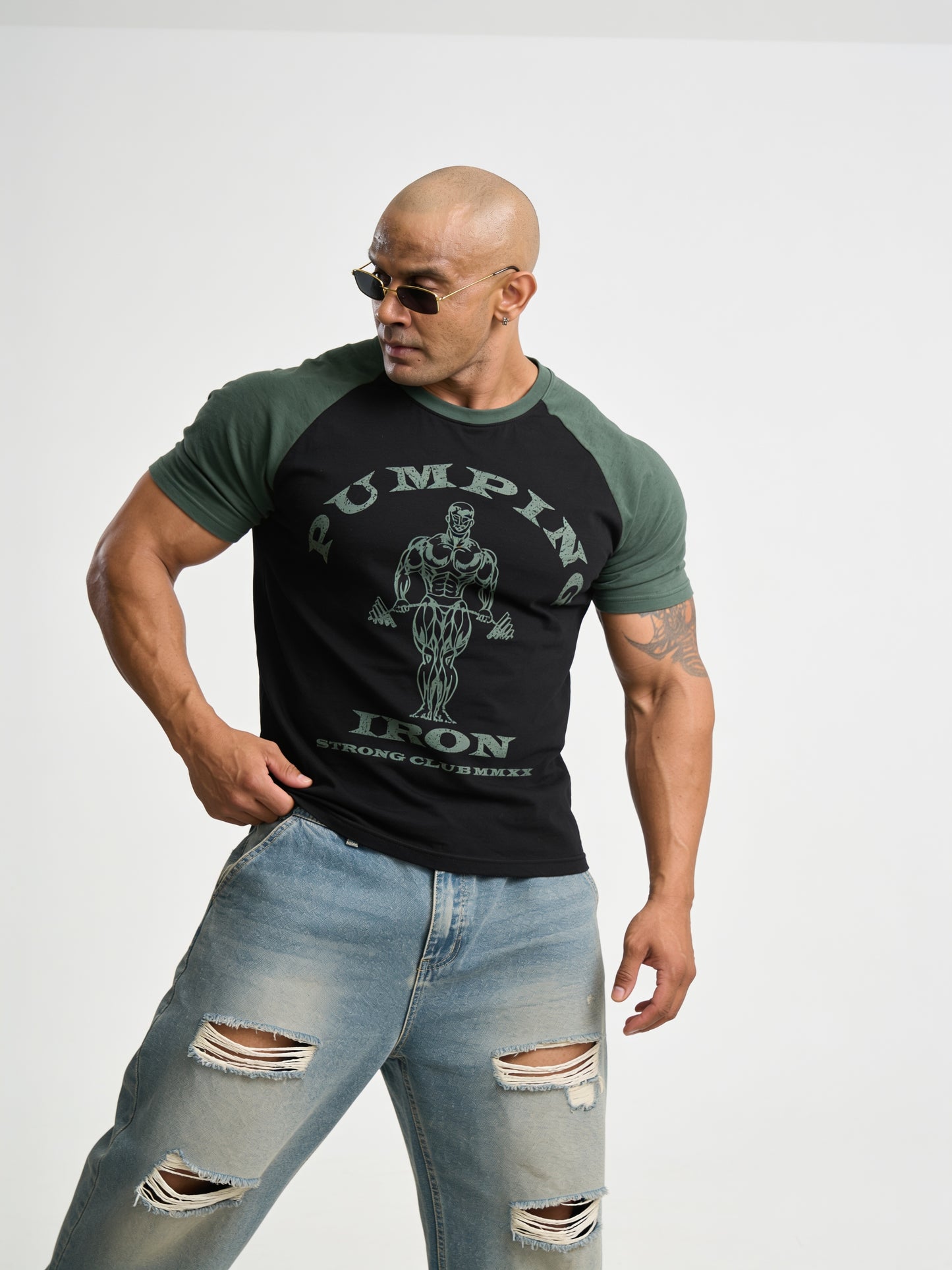 Black Green - Pumping Iron - Raglan T-Shirt