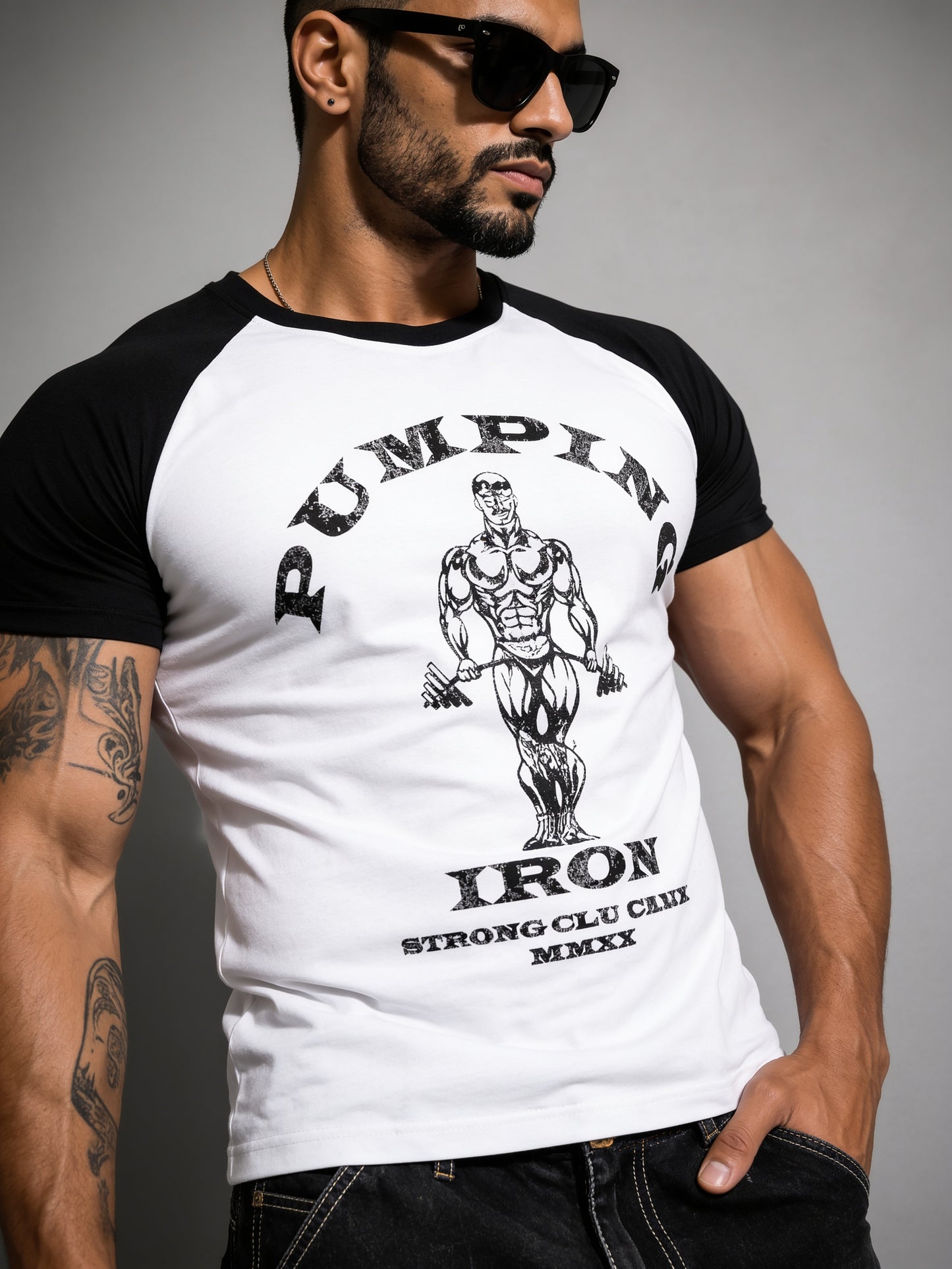 White Black - Pumping Iron - Raglan T-Shirt