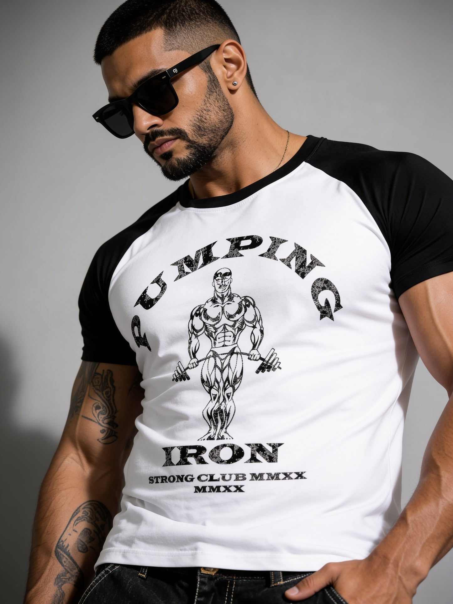White Black - Pumping Iron - Raglan T-Shirt