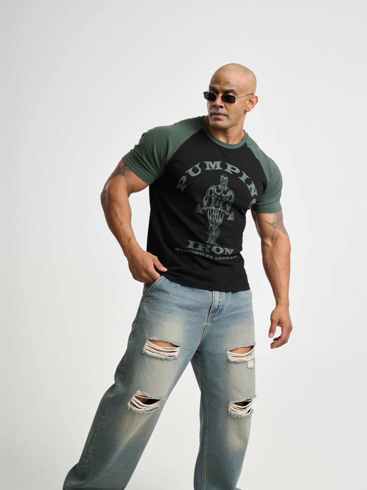 Black Green - Pumping Iron - Raglan T-Shirt