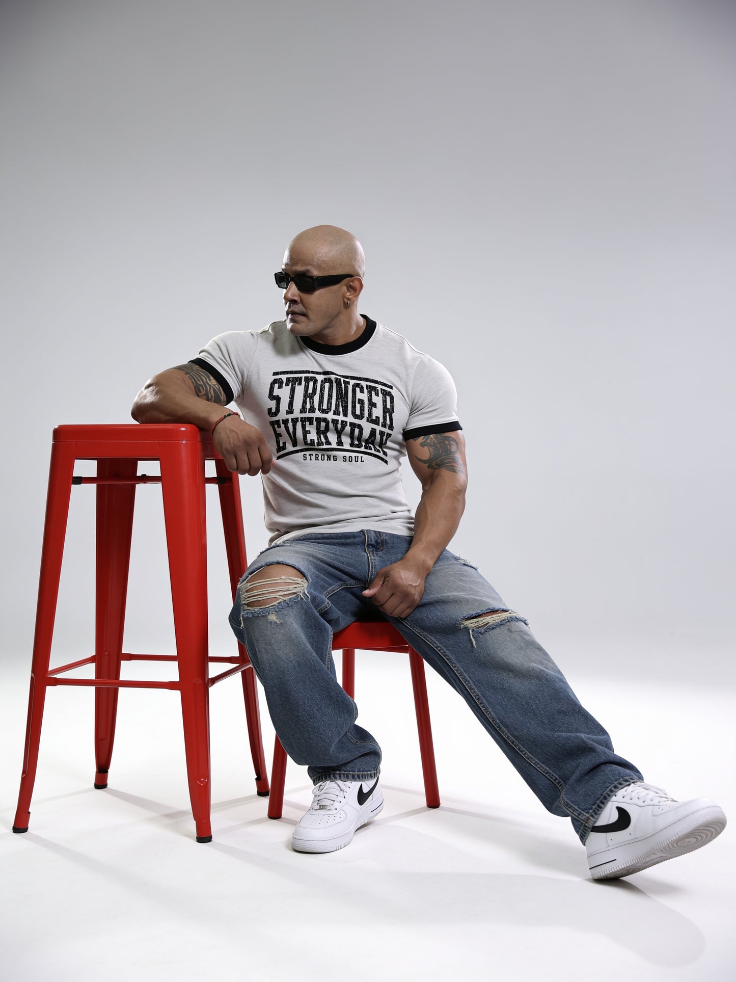 Light Grey Black - Stronger Everyday - Ringer T-Shirt
