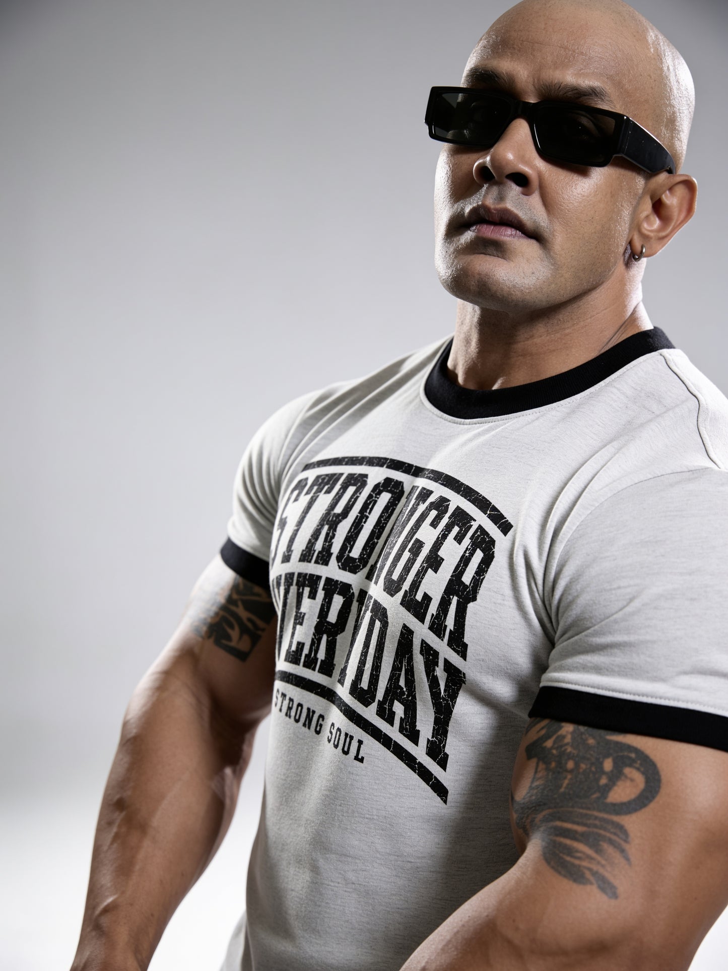 Light Grey Black - Stronger Everyday - Ringer T-Shirt